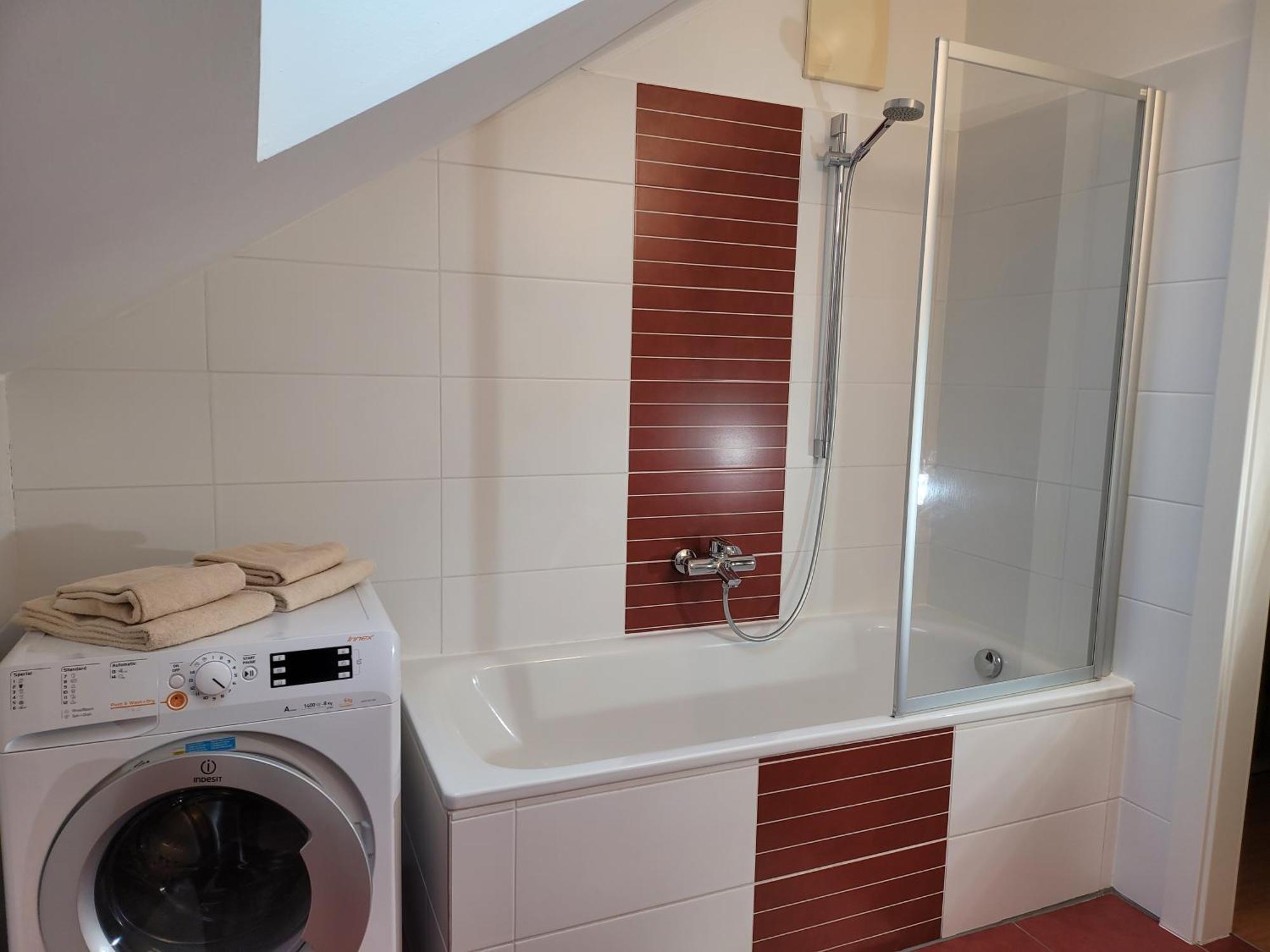 Hausmannstatten Apartmenthausmannstaetten מראה חיצוני תמונה